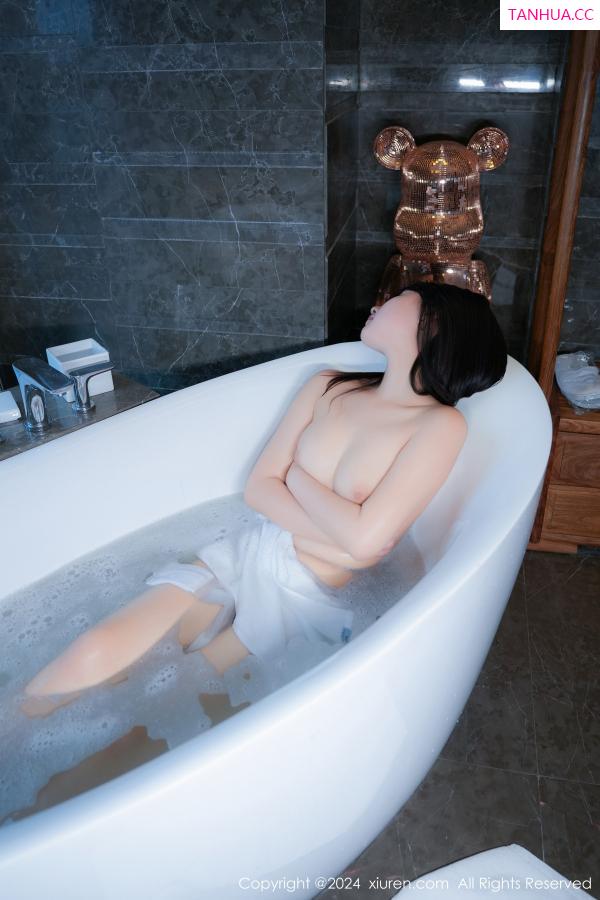   [XiuRen]高清写真图 2024.08.22 No.9052 姚若兮vay 浴缸美腿第48张图片